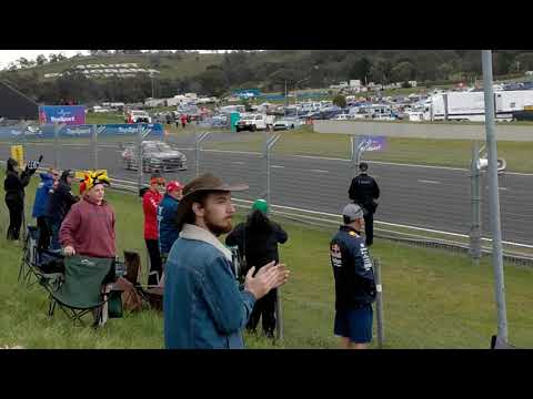 V8 supercars Bathurst 1000 mount panorama the last race