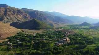 preview picture of video 'Marokko, Hoher Atlas - Ait Bouguemez, das Tal der glücklichen Menschen'