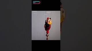 חולץ בשלום הנער שנלכד על העגורן בגובה 36 קומות בירושלים (חדשות ערוץ 7) - התמונה מוצגת ישירות מתוך אתר האינטרנט יוטיוב. זכויות היוצרים בתמונה שייכות ליוצרה. קישור קרדיט למקור התוכן נמצא בתוך דף הסרטון