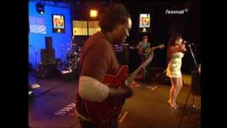 Amy Winehouse - October Song -  Live 2004 HQ