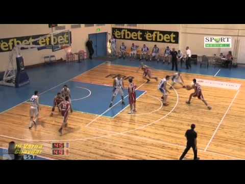 Radoslav Kochev's powerful dunk against University of Economics