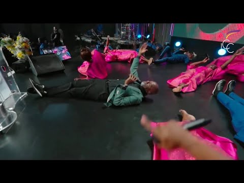 Une folie au Congo Brazzaville 😳🤯👀 (LOUANGE SACRIFICIELLE) | Apôtre Yves & Habi Castanou