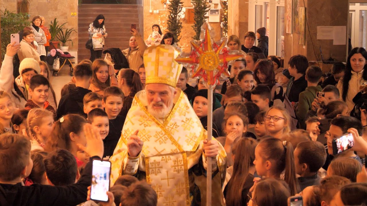 “Нехай діти вірять у дива”: резиденція Святого Миколая відкрила двері у Черкасах