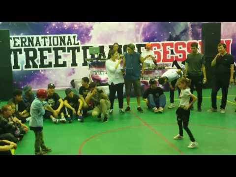 Данэлия Тулешова на баттлах Street dance session Astana 2016