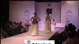 preview picture of video 'INDIA RUNWAY WEEK SUMMER EDITION 2015 IN NEW DELHI - SMART #FASHON TRENDS'