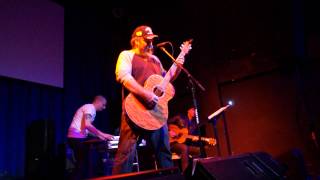 The Field That Surrounds Me