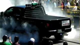 preview picture of video 'Smooth Truck Fest 2012 - Dodge smoking the tires for 2 minutes'