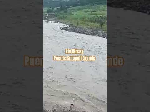 EN #santaisabel #azuay puente corre peligro