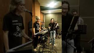 Download lagu Dian PP & Fariz RM - ' Sakura, Semua Jadi Satu, Iman & Godaan ' (rehearsal utk tampil di JJF 2016) mp3