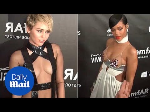 download lagu mp3 mp4 Rihanna Name Daily Mail, download lagu Rihanna Name Daily Mail gratis, unduh video klip Rihanna Name Daily Mail