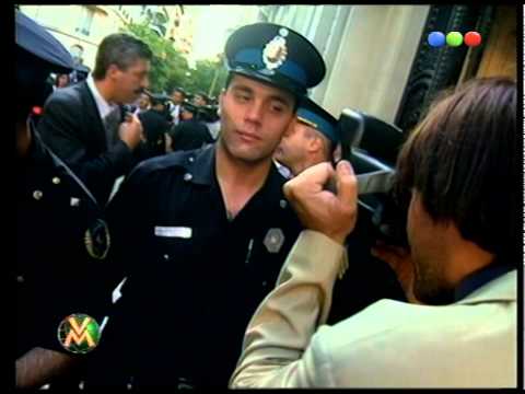 Figuretti waiting for De La Rúa on the day of his inauguration - Videomatch 99
