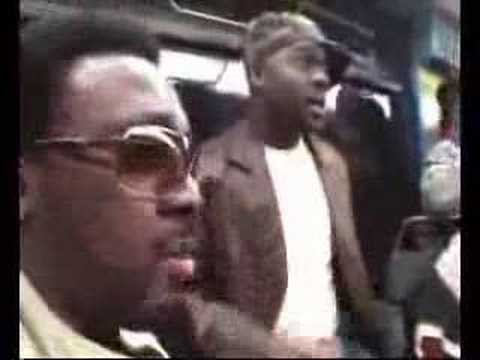 Amazing impromptu beatbox on Subway (Paris)