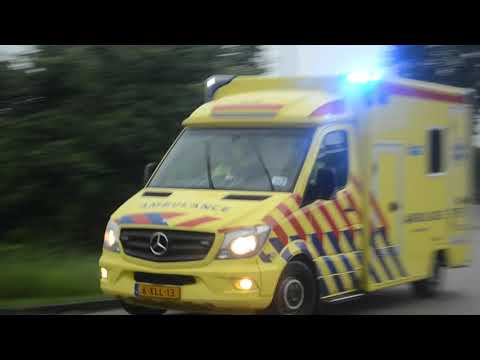 A1 18-175 met spoed naar een melding in Oud-Beijerland