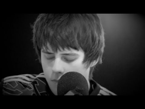 Jake Bugg –  Put Out The Fire (LIVE)
