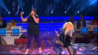 Gloria Trevi &amp; Dania cantando "Soledad". HD
