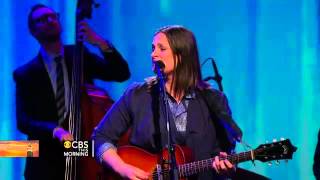 Madeleine Peyroux performs &quot;I Can&#39;t Stop Loving You&quot;