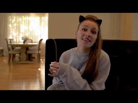 julia finkelstein shading ariana grande for 2 minutes straight