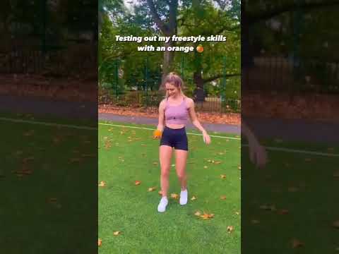 Lia Lewis has insane skills she just might be an 👽