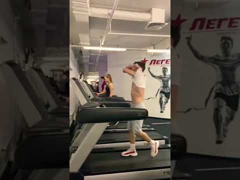 #women reaction to body builders when they took their shirts off