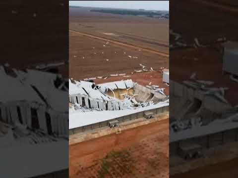 QUERENCIA MT 14/10/25O ESTRAGO GIGANTE COM O VENDAVAL DE MAIS DE 120 KM DE VENTO, VISTO DO ALTO,