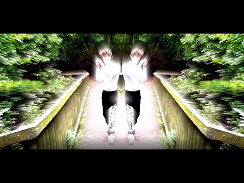 Sleepa x AVA AKIRA x phonewifey - PLASTIC (Official Music Video)