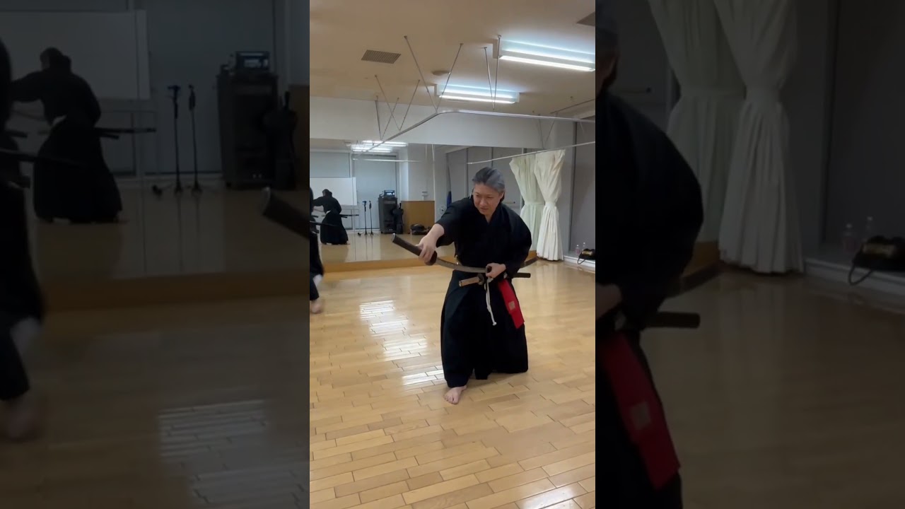 太刀（ここでは天神指）での納刀