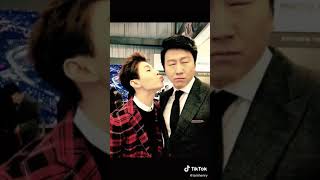 Download lagu 20201121   Henry 헨리 TikTok update (136) 😆 gimme love!!!!! #RADIOchallenge  #RADIO mp3