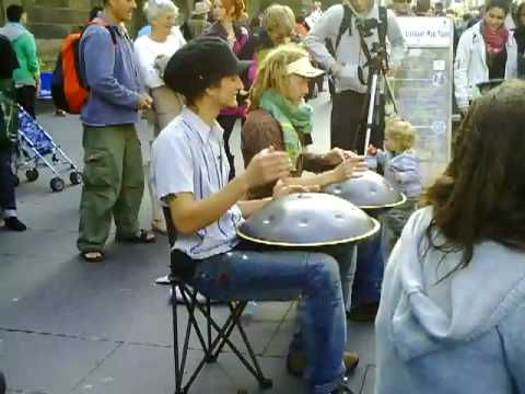 Hang Playing Hedge Monkeys