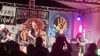 Włochaty „Credo” – patronat kampanii „Muzyka Przeciwko Wojnie” (festiwal Rock nad Legą, Olecko, 5.08.2023).