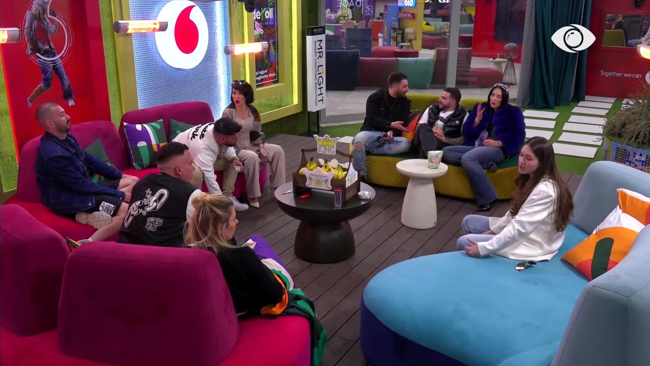 Françeska i flet, Meritoni e injoron dhe këndon himnin e Flamurit