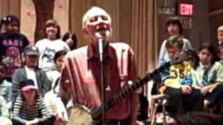Pete Seeger: Intro to Dr. King