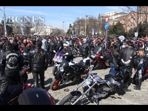 Хиляди дадоха старта на мотосезон 2016 (ВИДЕО)