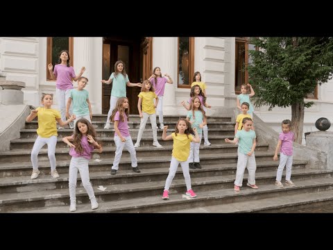 Corul Liceului Internațional IOANID - Dance Monkey | Dirijor Elena Radu