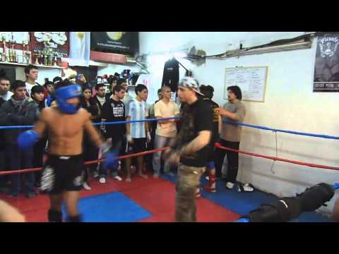 Juan Pironi VS Jonatan Sander - KiCK BOXiNG - 2º INTERNO 2011