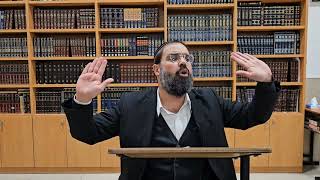 הרב חיים סרוסי - פרשת וישב תשפ"ה - איך אפשר להשיג שלווה בעולם הזה ? (הרב חיים סרוסי) - התמונה מוצגת ישירות מתוך אתר האינטרנט יוטיוב. זכויות היוצרים בתמונה שייכות ליוצרה. קישור קרדיט למקור התוכן נמצא בתוך דף הסרטון