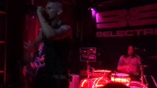 9ELECTRIC &quot;The Damaged Ones&quot;