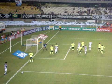 Expulsão do Léo - Ceará 0 X 0 Palmeiras.