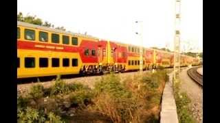 preview picture of video 'First AC Double Decker Train in AP : Kacheguda Guntur Superfast Express.'