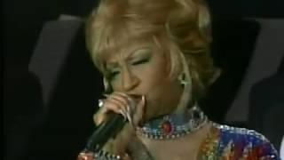 Celia Cruz con Johnny Pacheco Canta &quot;Que Le Den Candela&quot;