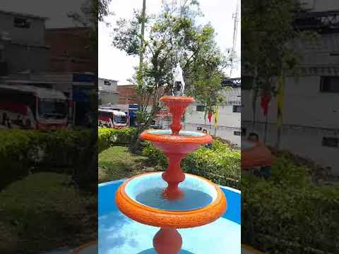 ⛲ dé agua 💧 parque principal de ituango Antioquia martes 14 dé mayo