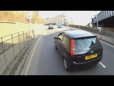 SM05TFX - MGIF x2, Close Pass into Traffic