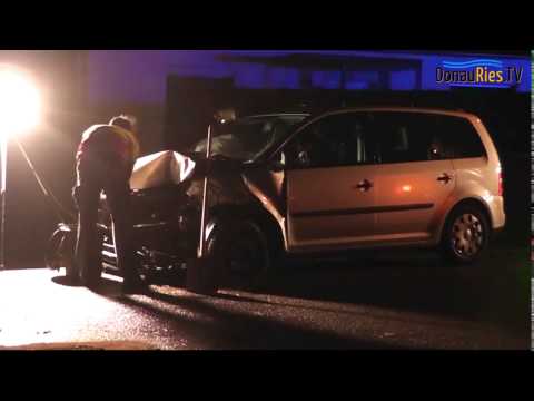 4 Schwerverletzte bei Frontalzusammenstoß in Möttingen