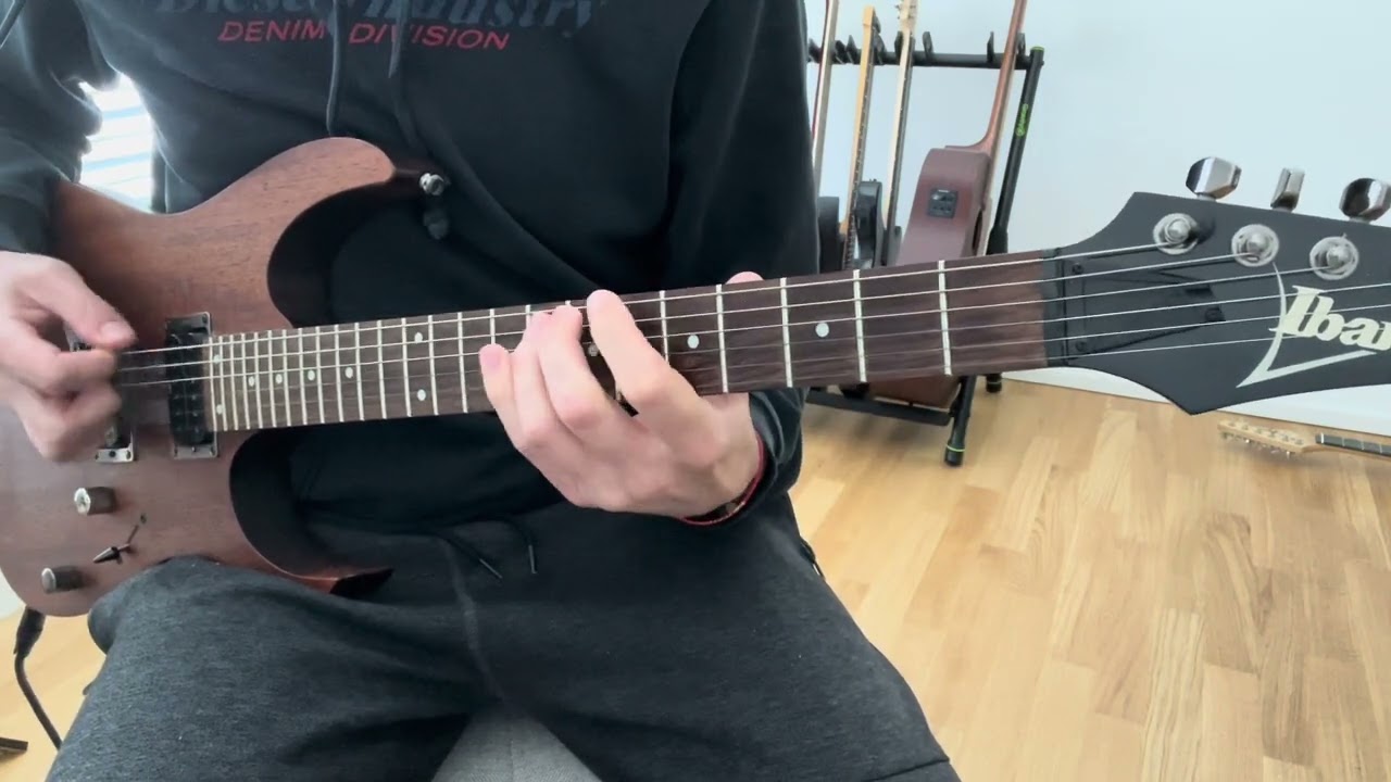 Roberto Barlocci playing the Opeth Master's Apprentices riff on electric guitar