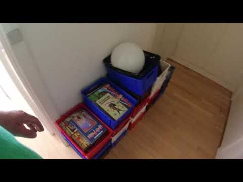 MongoTV_6236 - Kigger På Flyttekasser i Forstue Stået 7 År - Del 169 - Smider Bøger UD