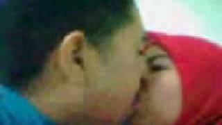 Download lagu Hanif Cium 2 mp3