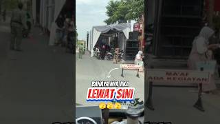 Download lagu This Truck Driver Experienced an Unexpected Incident😱#shorts mp3