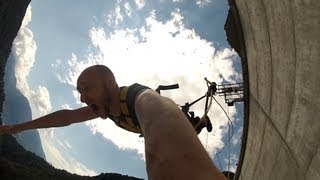 preview picture of video '007 Bungee 220 Meter - Schweiz - Verzascatal - Staudamm'