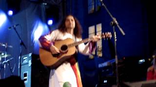 di Leva - Vem ska jag tro på? - Kungsgatan, Stockholm 2005