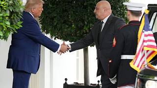 Seltenes Treffen: Trump sagt Libanons Präsidenten Aoun Unterstützung zu