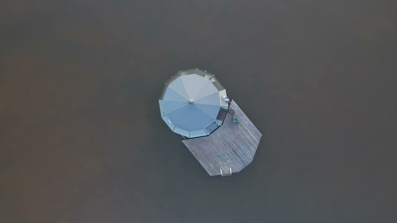 Lapony Sky Hut